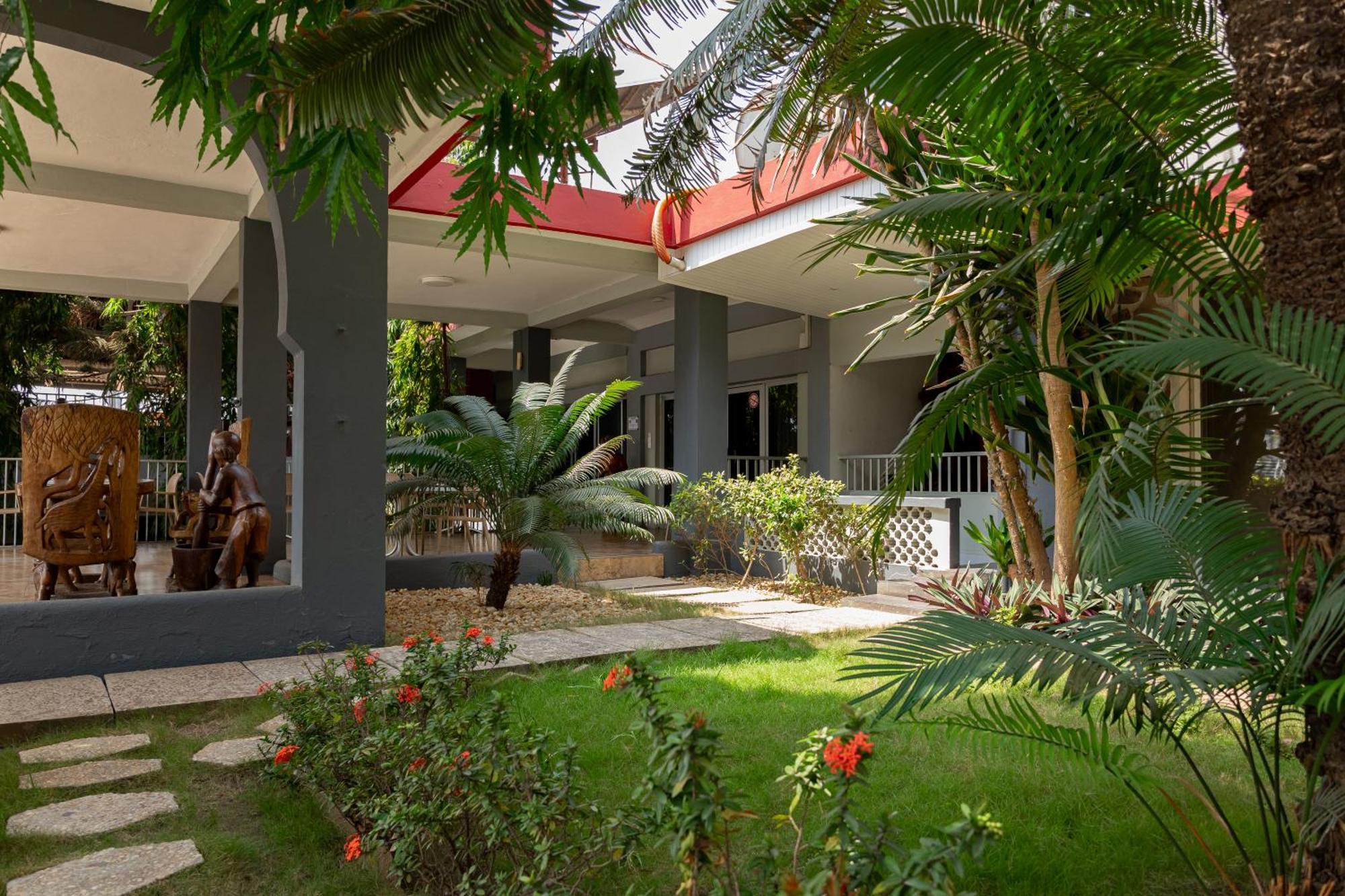 Hotel Du Lac Cotonou Exterior foto